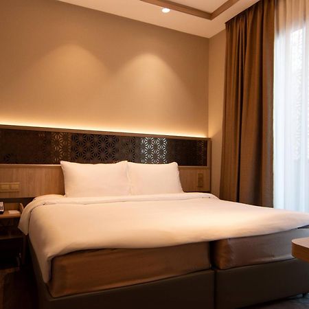 Aqueen Prestige Hotel Jalan Besar 싱가포르 외부 사진