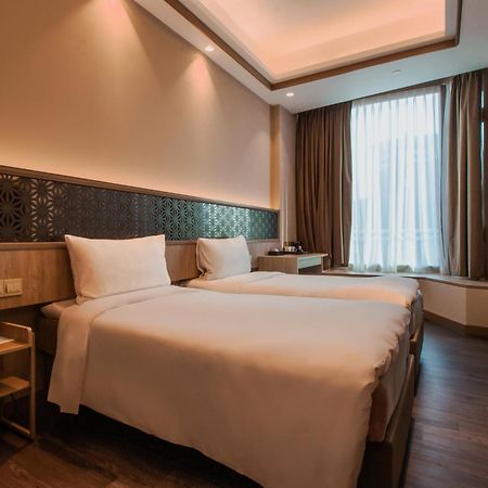 Aqueen Prestige Hotel Jalan Besar 싱가포르 외부 사진