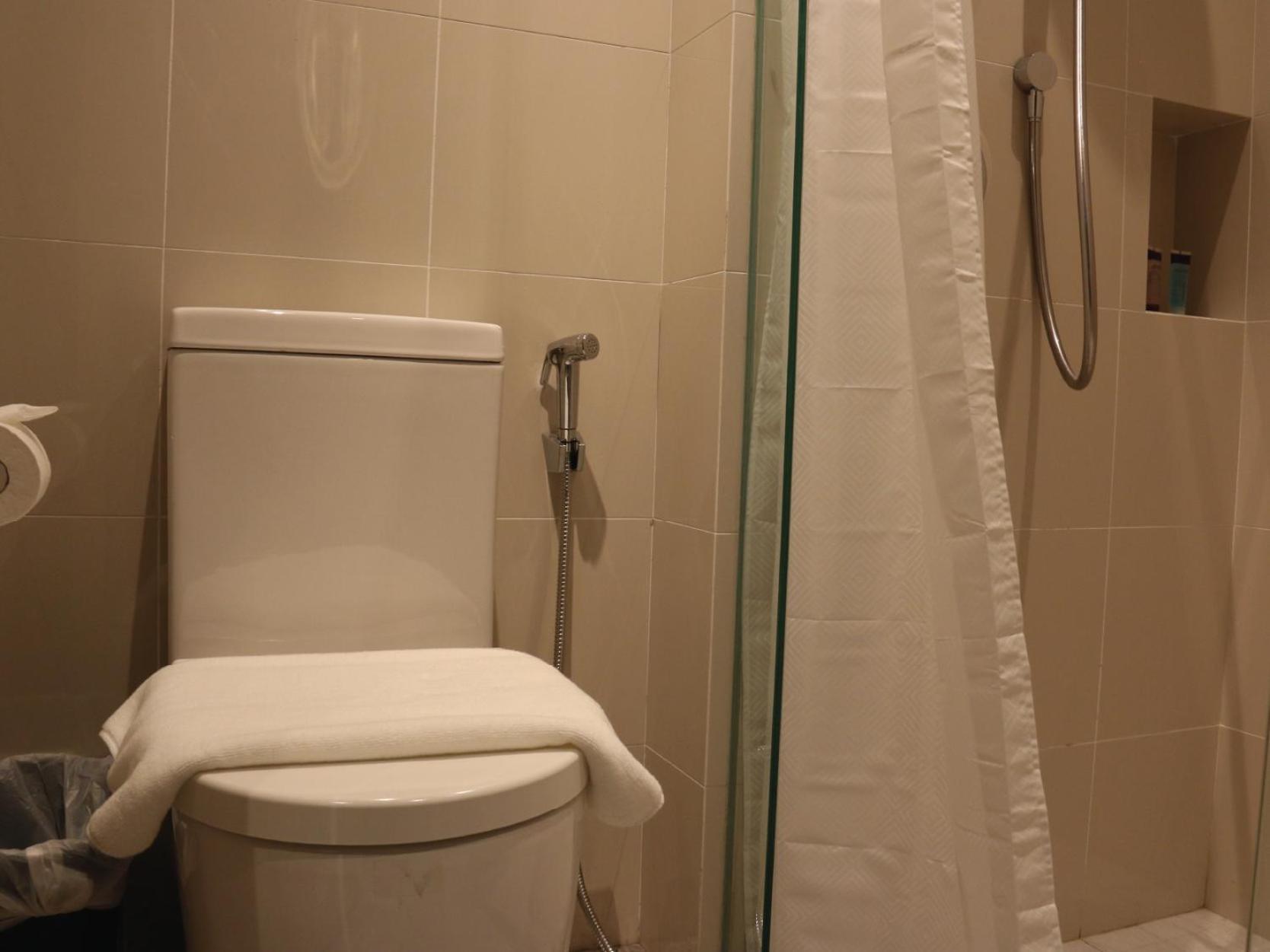 Aqueen Prestige Hotel Jalan Besar 싱가포르 외부 사진