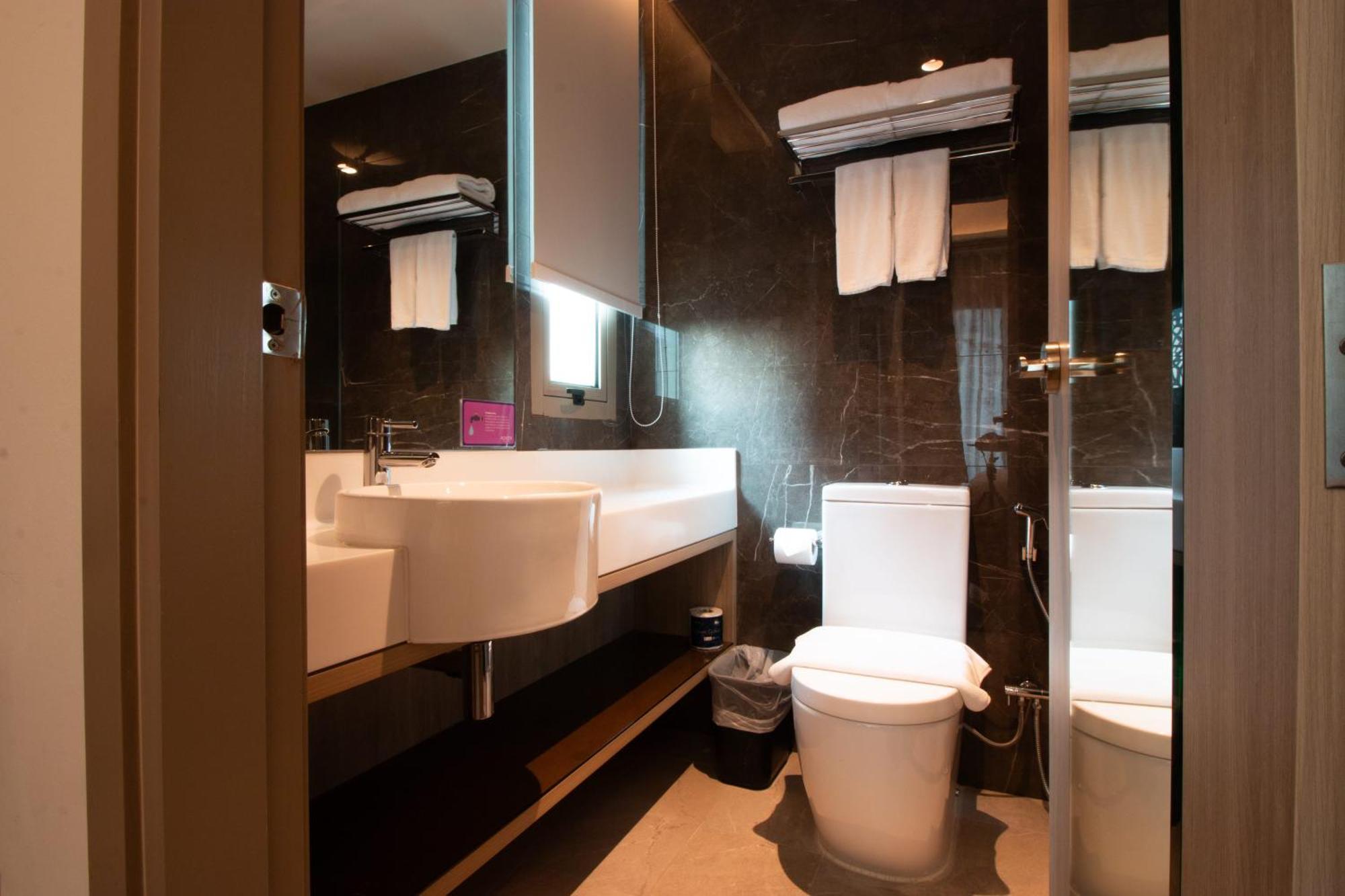 Aqueen Prestige Hotel Jalan Besar 싱가포르 외부 사진