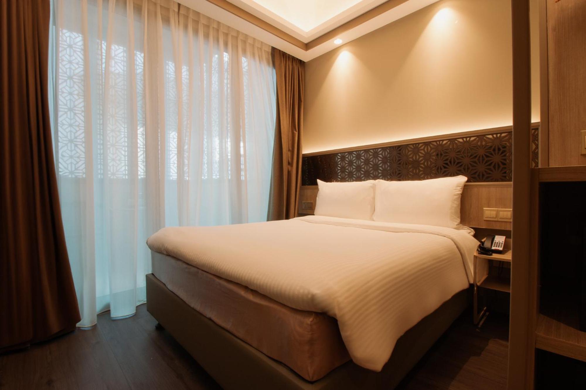 Aqueen Prestige Hotel Jalan Besar 싱가포르 외부 사진